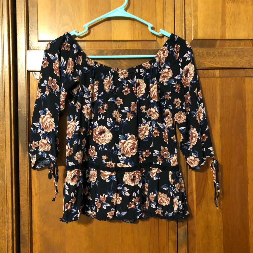American Eagle Off the Shoulder Floral Top Size XS - Picture 4 of 7